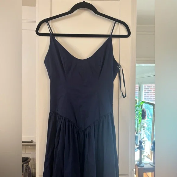 new Staud Dena drop waist poplin maxi dress in navy blue cotton - Picture 7 of 11